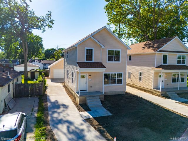 27828 Groveland Street, Madison Heights, MI 48071