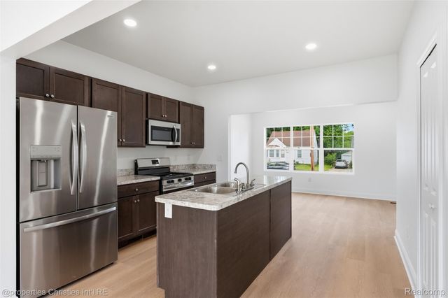 27828 Groveland Street, Madison Heights, MI 48071