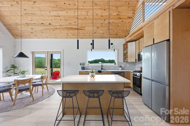 211 Race Path Road, Union Grove, NC 28689