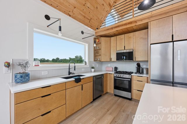 211 Race Path Road, Union Grove, NC 28689