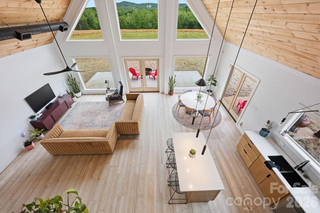 211 Race Path Road, Union Grove, NC 28689