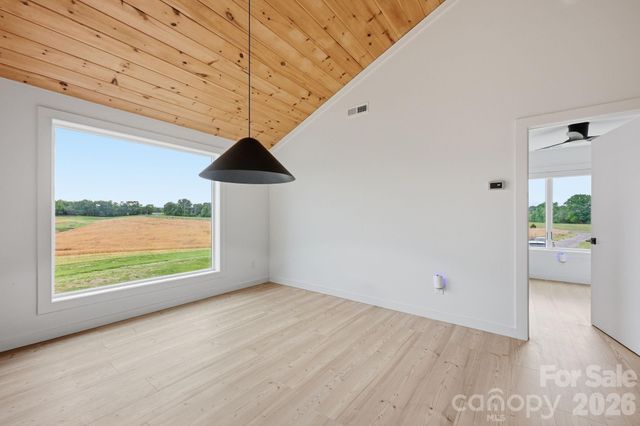 211 Race Path Road, Union Grove, NC 28689