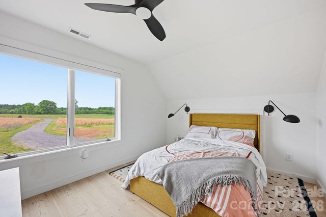 211 Race Path Road, Union Grove, NC 28689