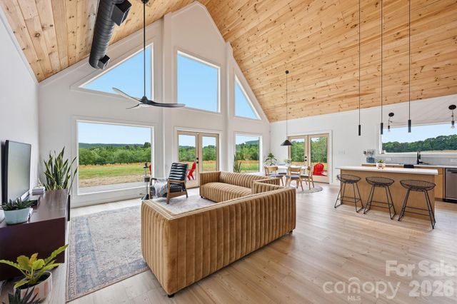 211 Race Path Road, Union Grove, NC 28689