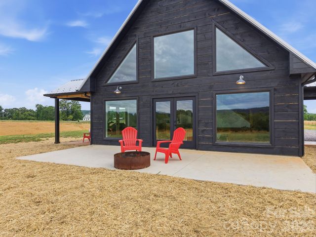 211 Race Path Road, Union Grove, NC 28689