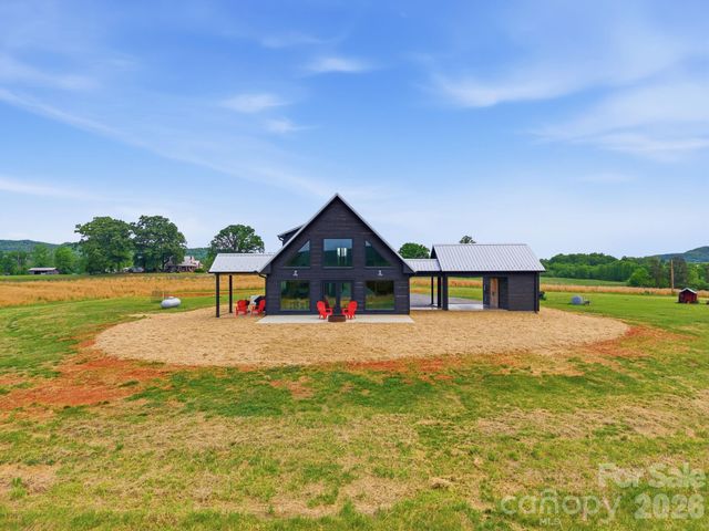 211 Race Path Road, Union Grove, NC 28689