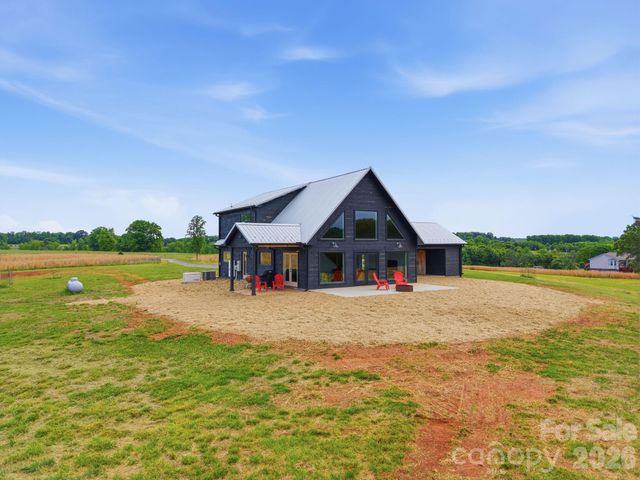 211 Race Path Road, Union Grove, NC 28689