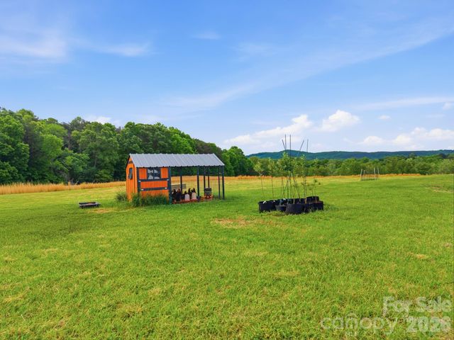 211 Race Path Road, Union Grove, NC 28689