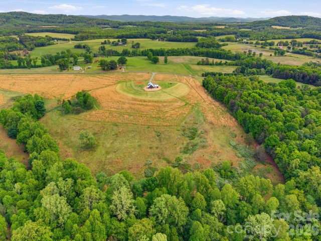 211 Race Path Road, Union Grove, NC 28689