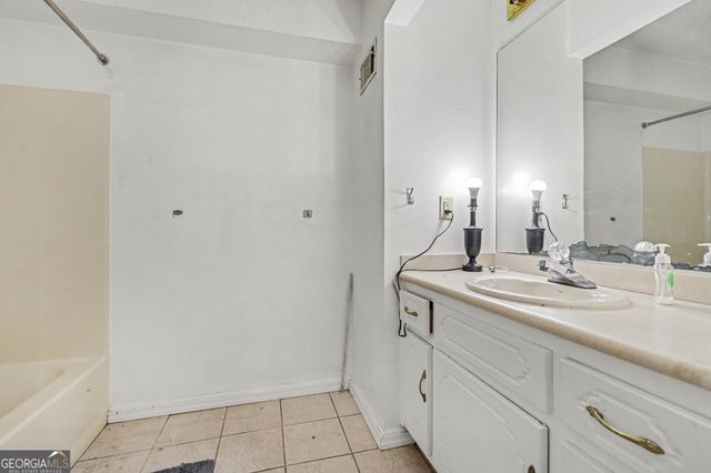 6726 Pin Oak Drive, Douglasville, GA 30135