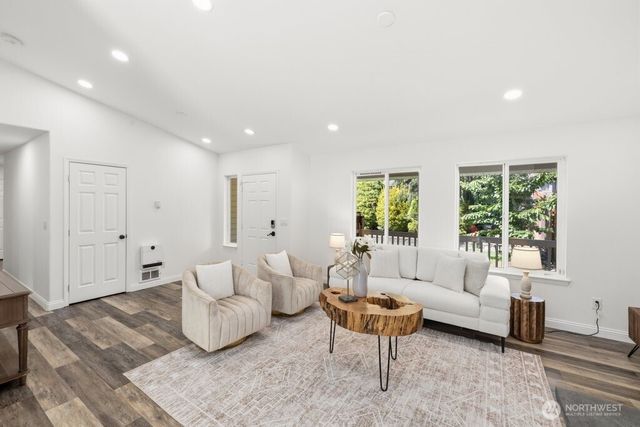 7547 NE 200th Street, Kenmore, WA 98028