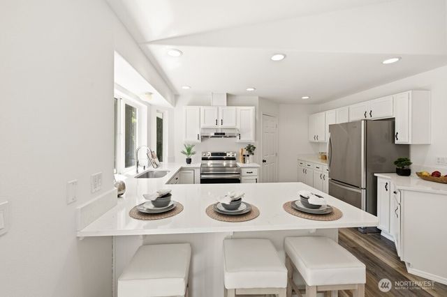 7547 NE 200th Street, Kenmore, WA 98028