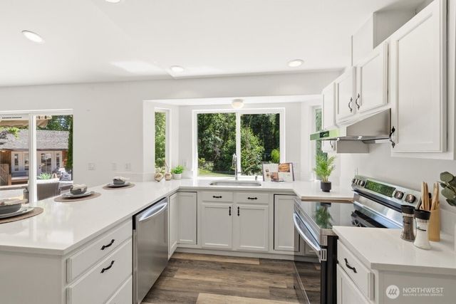 7547 NE 200th Street, Kenmore, WA 98028