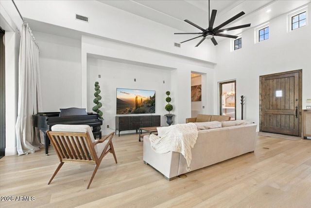 9134 W HAPPY VALLEY Road, Peoria, AZ 85383