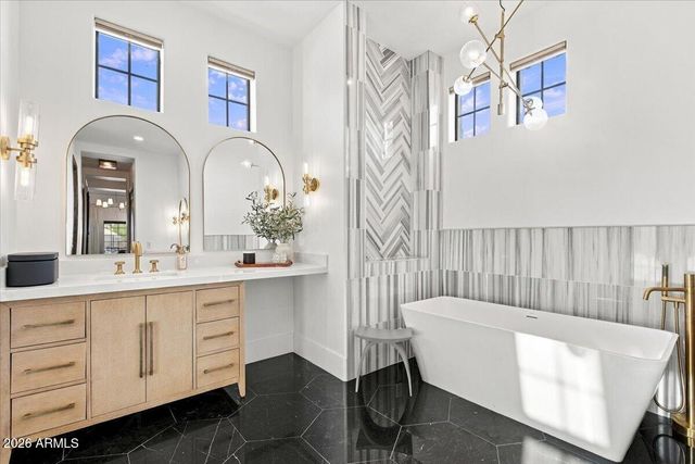 9134 W HAPPY VALLEY Road, Peoria, AZ 85383