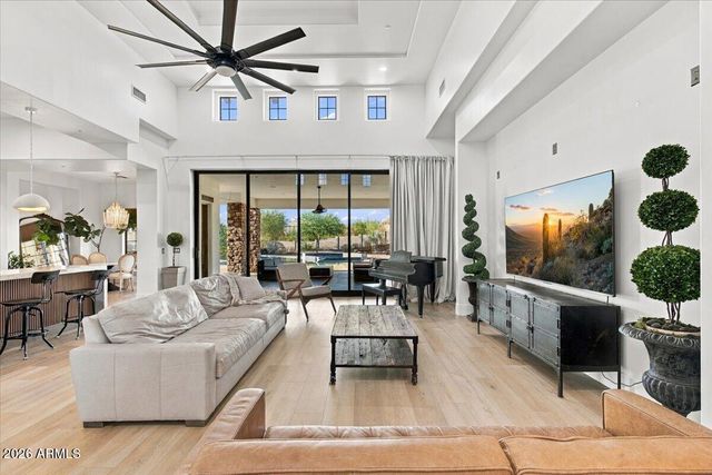 9134 W HAPPY VALLEY Road, Peoria, AZ 85383