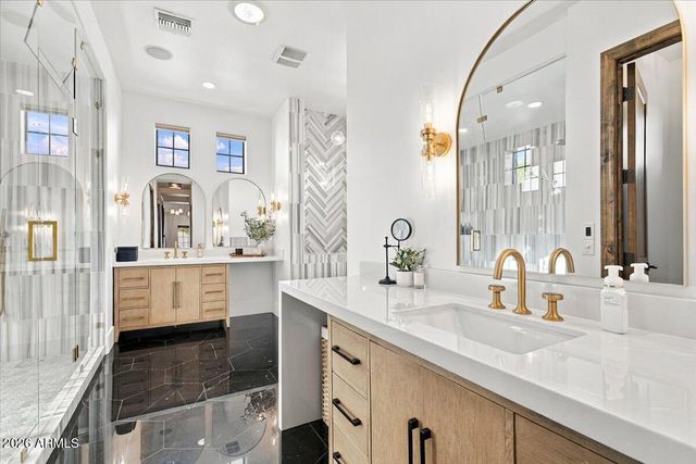 9134 W HAPPY VALLEY Road, Peoria, AZ 85383