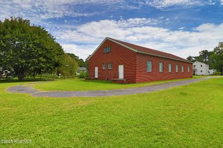 2101 S Lakeview Drive, Newport, NC 28570