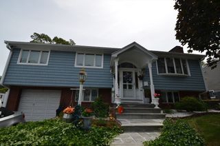 8 Brentwood Dr, Peabody, MA 01960