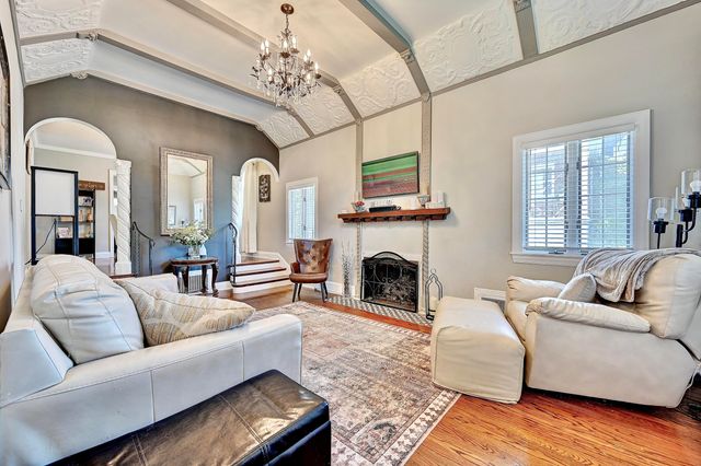 47 Pleasant Ridge Avenue, Fort Mitchell, KY 41011