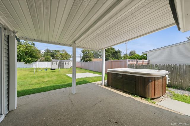 63 Blacksmith Rd, Levittown, NY 11756