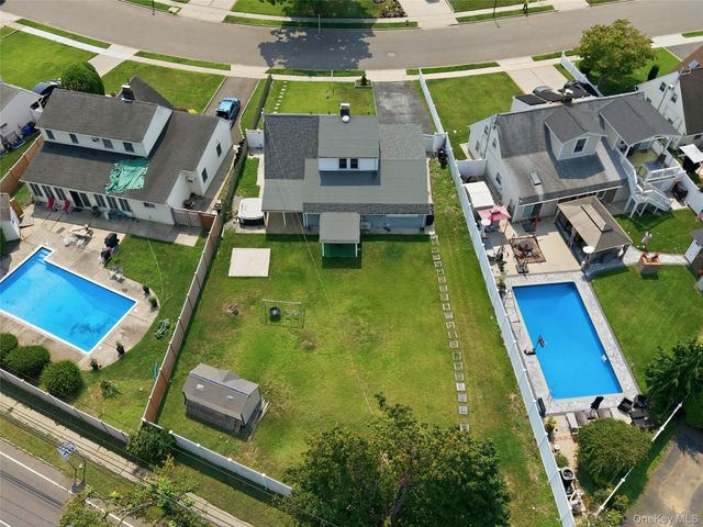 63 Blacksmith Rd, Levittown, NY 11756