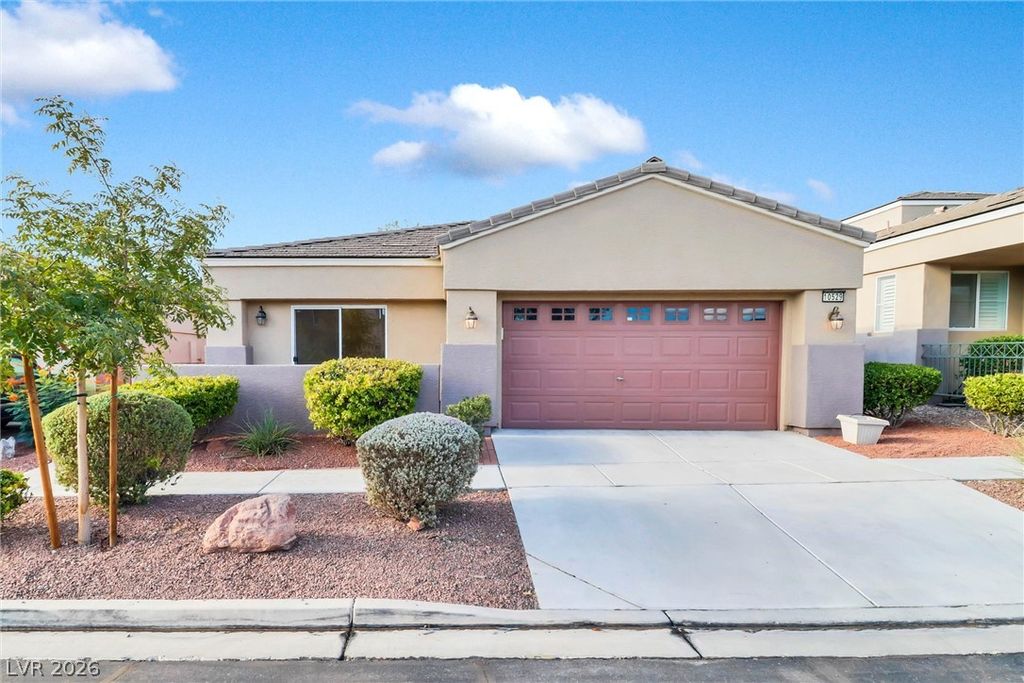 10529 India Hawthorn Avenue, Las Vegas, NV 89144 — photo 2