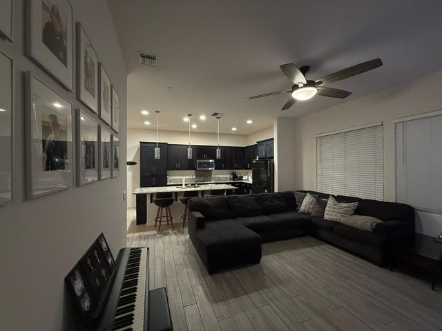 4124 Dardanelles St, Sacramento, CA 95834