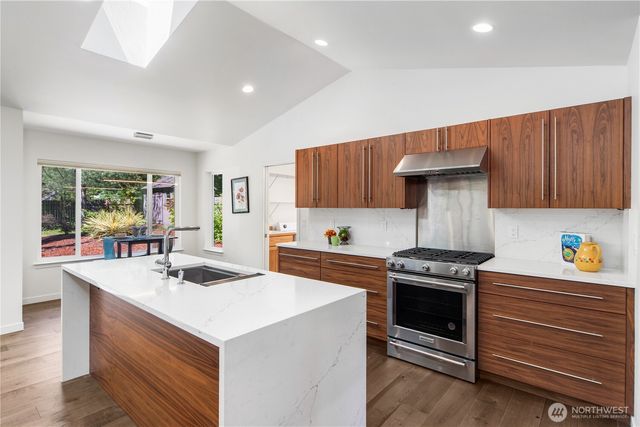 70 Camano Lane, Port Ludlow, WA 98365