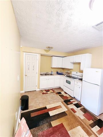 4353 Flat Stone Lane, Snellville, GA 30039