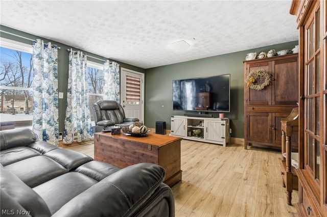 1218 24th Street NE, Canton, OH 44714