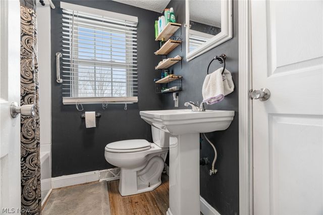 1218 24th Street NE, Canton, OH 44714