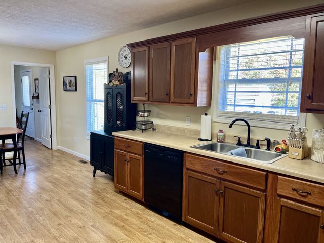 260 Miller Rd, Lafayette, TN 37083