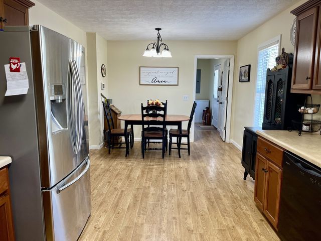 260 Miller Rd, Lafayette, TN 37083