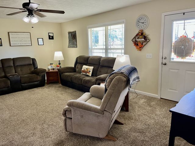 260 Miller Rd, Lafayette, TN 37083