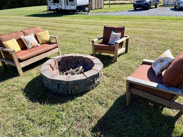 260 Miller Rd, Lafayette, TN 37083