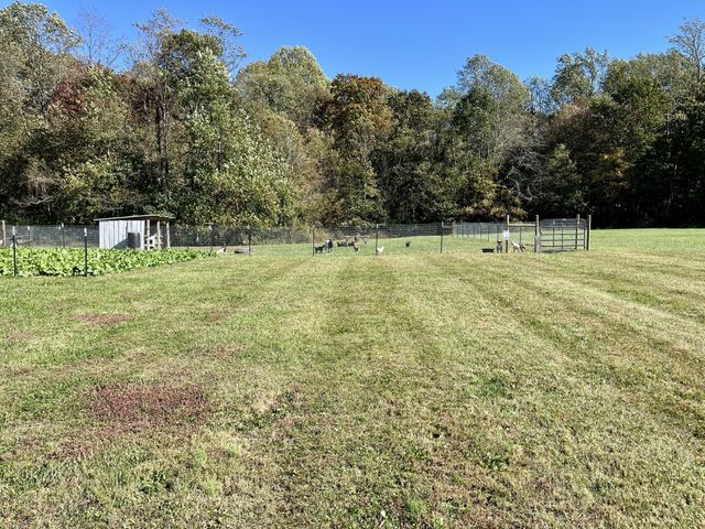 260 Miller Rd, Lafayette, TN 37083