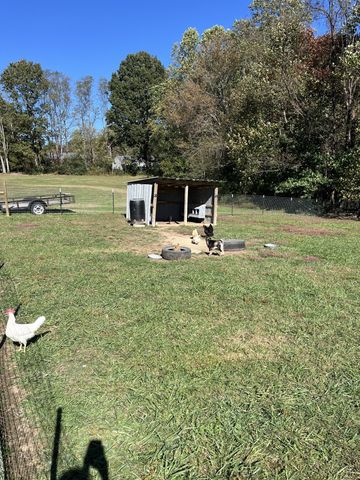 260 Miller Rd, Lafayette, TN 37083