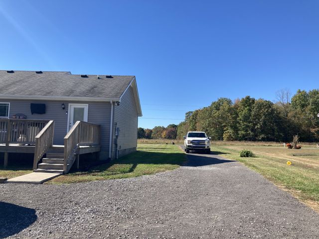 260 Miller Rd, Lafayette, TN 37083