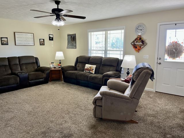 260 Miller Rd, Lafayette, TN 37083