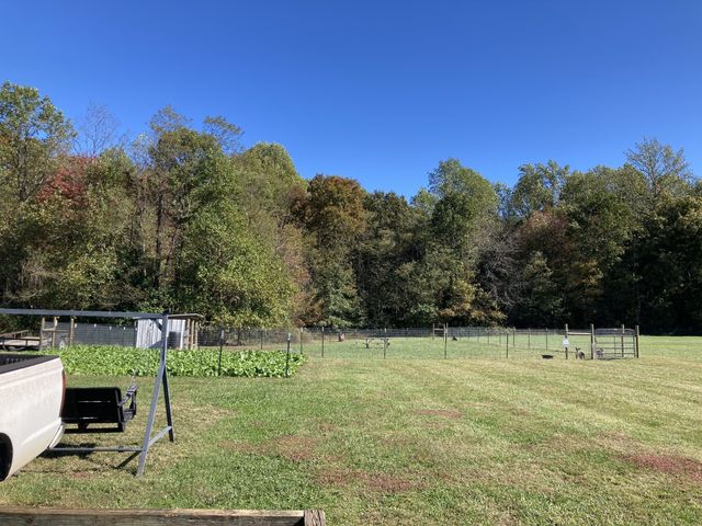 260 Miller Rd, Lafayette, TN 37083