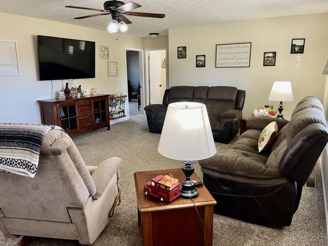 260 Miller Rd, Lafayette, TN 37083