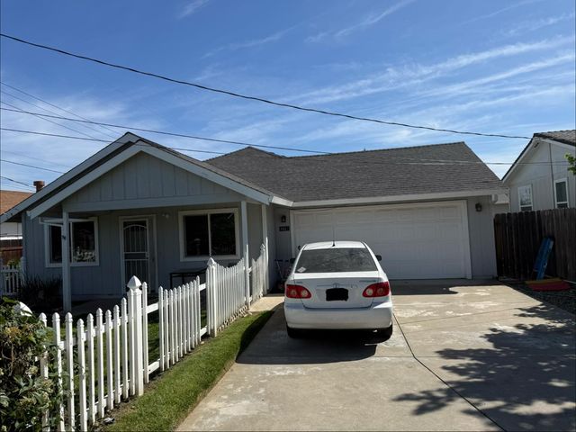 8925 Fredric Ave, Sacramento, CA 95826