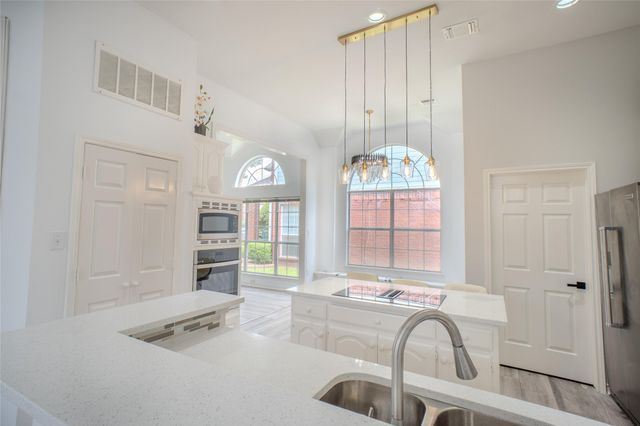 1806 Frosted Hill Drive, Carrollton, TX 75010