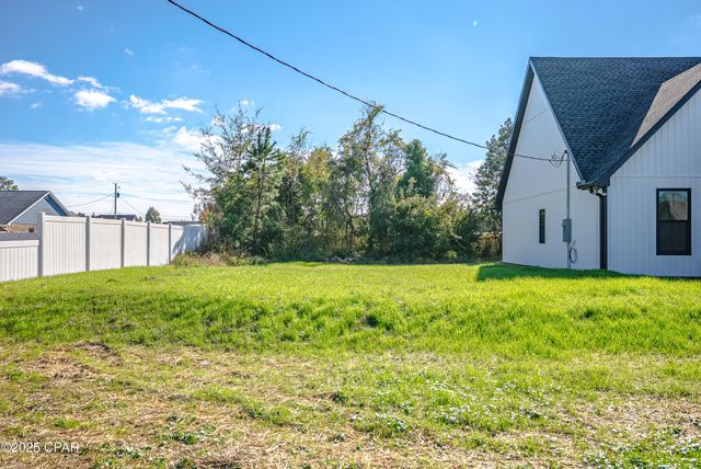 319 W 35th Court, Panama City, FL 32405