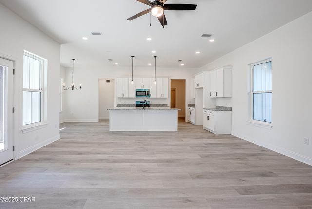 319 W 35th Court, Panama City, FL 32405