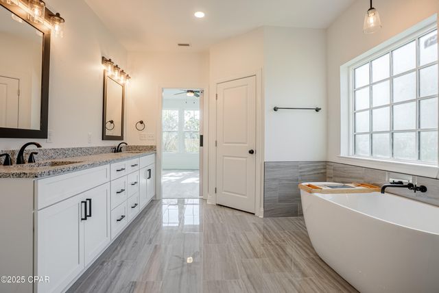 319 W 35th Court, Panama City, FL 32405