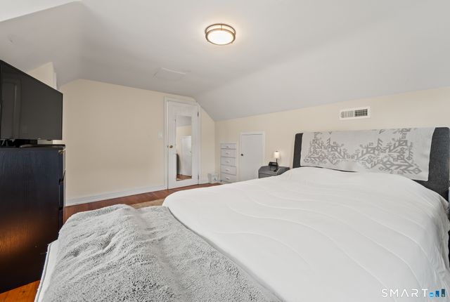720 Jewett Avenue, Bridgeport, CT 06606