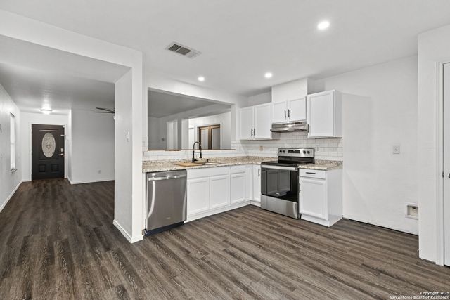 9823 Barhill Bay, San Antonio, TX 78245