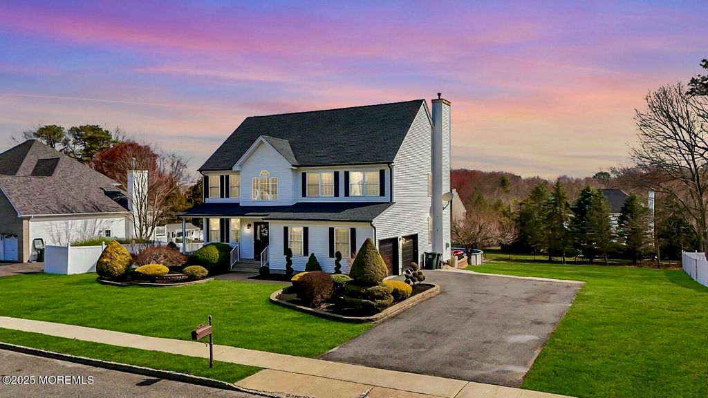 19 Summerhill Avenue, Jackson, NJ 08527